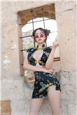 美女露出奶头扒开尿囗的