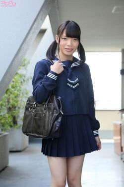 18禁止美女扒下裤子让男人桶