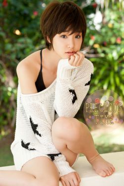 女高中生边自慰边呻吟